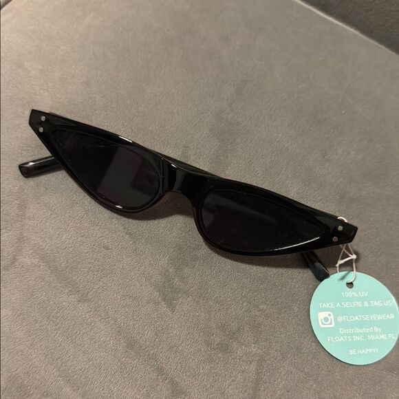Black Cat Eye Sunglasses Small Frame Black BRAND NEW - Womens Trendy Frame - Picture 1 of 3